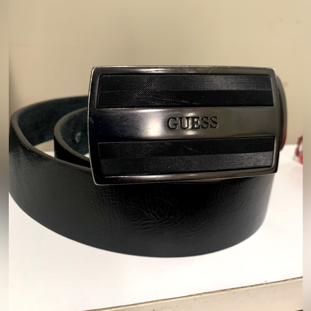 GUESS Men’s genuine leather belt 👍